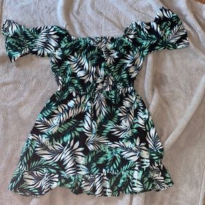 This is an XL flowy dress